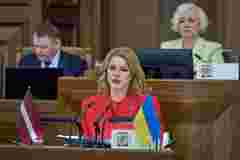 Премʼєр-міністерка Латвії оголосила про відставку з посади