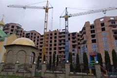 Апеляційний суд Тернополя скасував арешт церковної землі, де будують 10-поверхівку