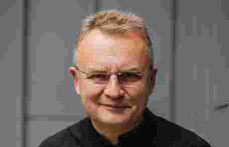 Львів’янин облив Андрія Садового невідомою речовиною в центрі міста