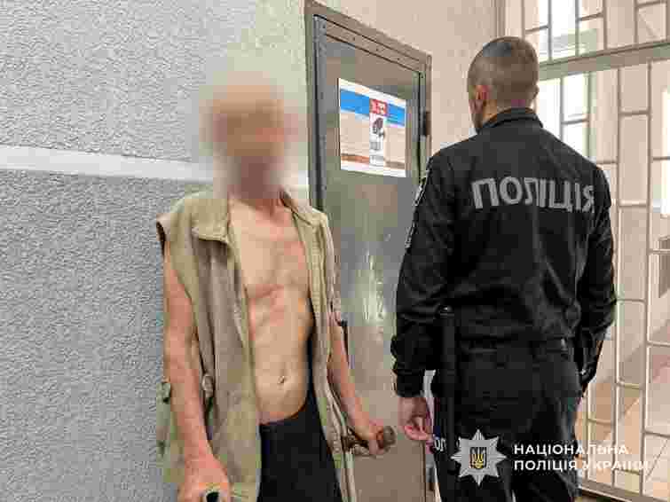 Поліція затримала закарпатця за зґвалтування 12-річної онуки