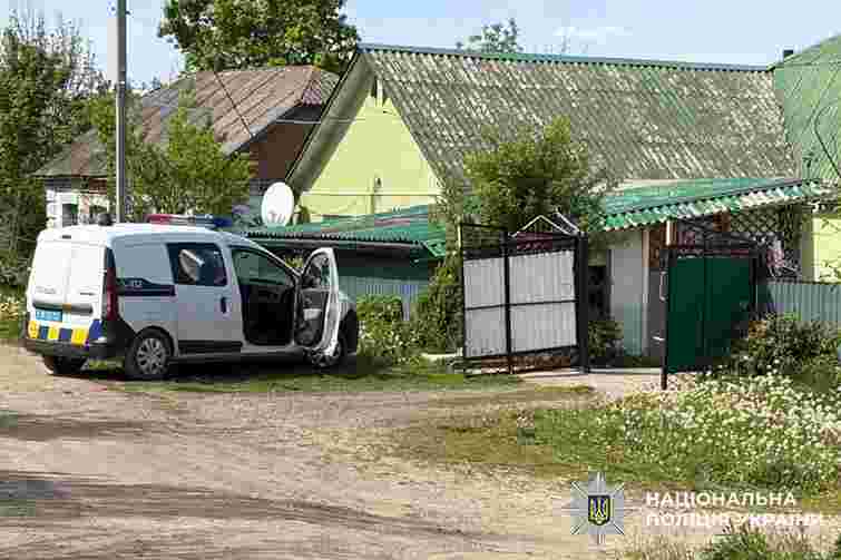 Озброєний чоловік убив поліцейського на Хмельниччині