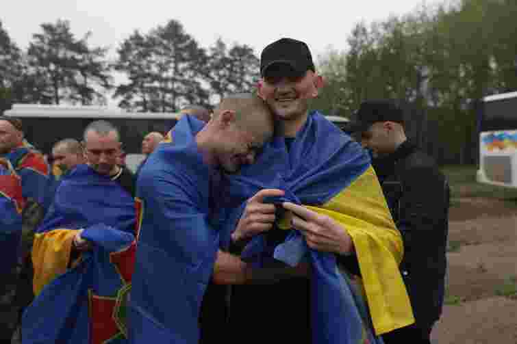 З російського полону повернулися двоє військових із Закарпаття
