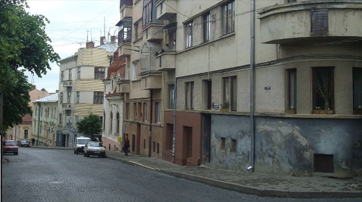 У Чернівцях на місяць перекрили для руху центральну вулицю