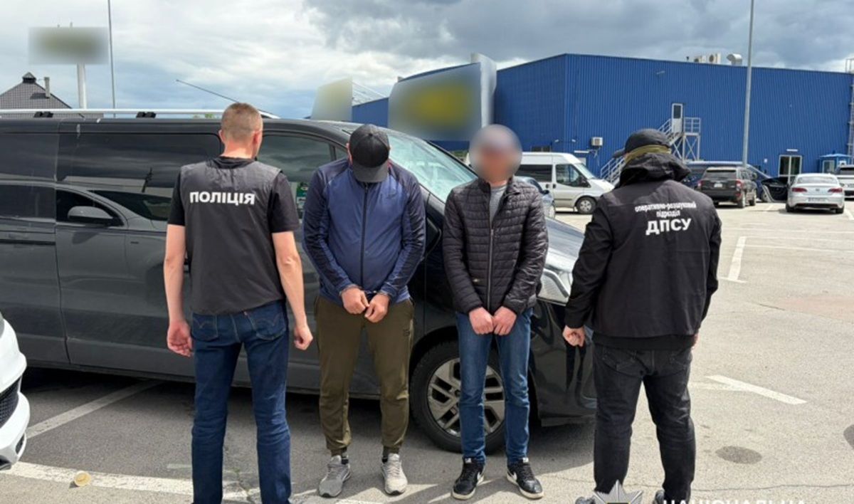 Депутат сільради на Буковині за 10 тис. доларів віз ухилянта до кордону
