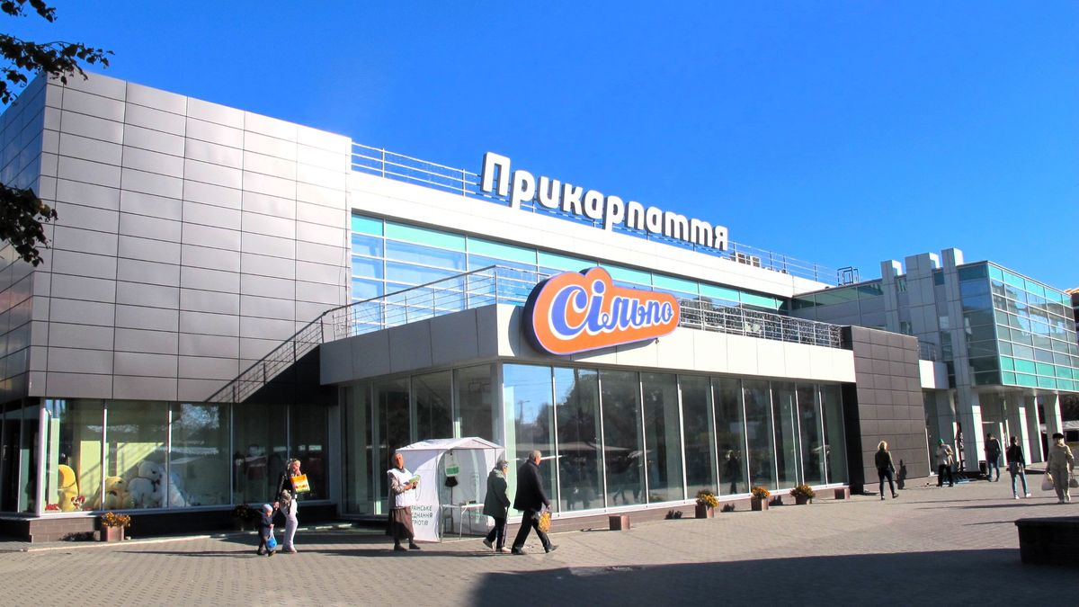 Землю біля центрального ринку в Івано-Франківську продадуть фірмі Оксани Палиці