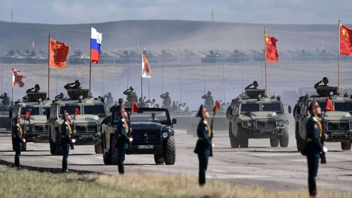 Китай таємно тренував 200 російських солдатів для війни проти України, – Reuters