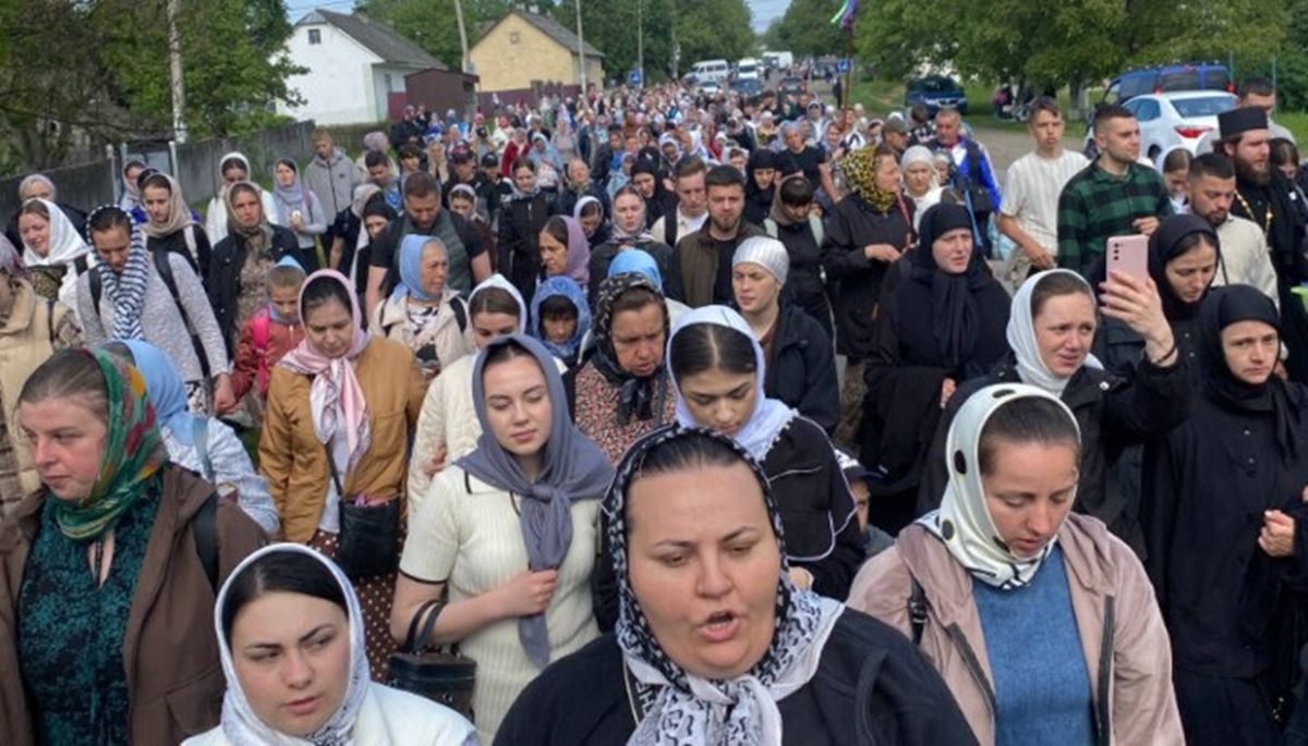 Поліція оштрафувала організаторів хресної ходи до монастиря УПЦ МП на Буковині