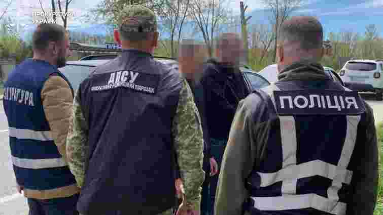 На Львівщині колишній військовий з другом допомагали ухилянтам тікати за кордон
