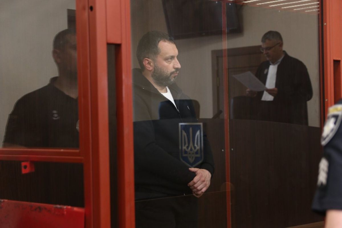 Суд відправив під варту посадовців поліції, підозрюваних у «кришуванні» порноофісів