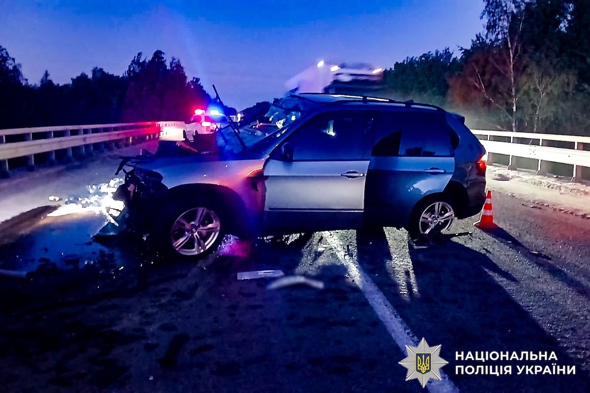 На Рівненщині внаслідок зіткнення з вантажівкою загинули двоє чоловіків