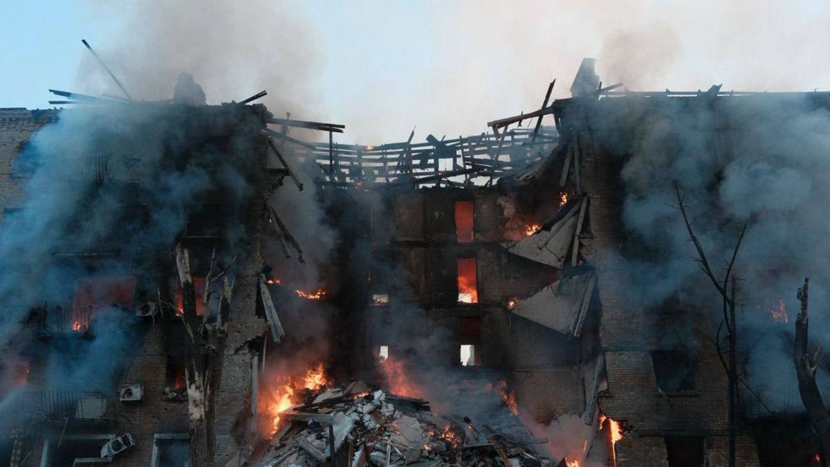 Росія здійснила масовану комбіновану атаку на Київ, є загиблі та майже сотня постраждалих