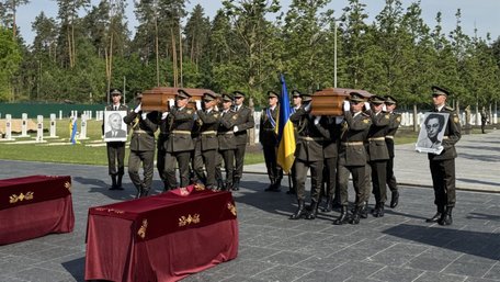Голову ОУН Андрія Мельника перепоховали під Києвом. Фото дня