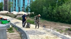 У львівському парку Архангела Михаїла влаштовують інклюзивну центральну алею
