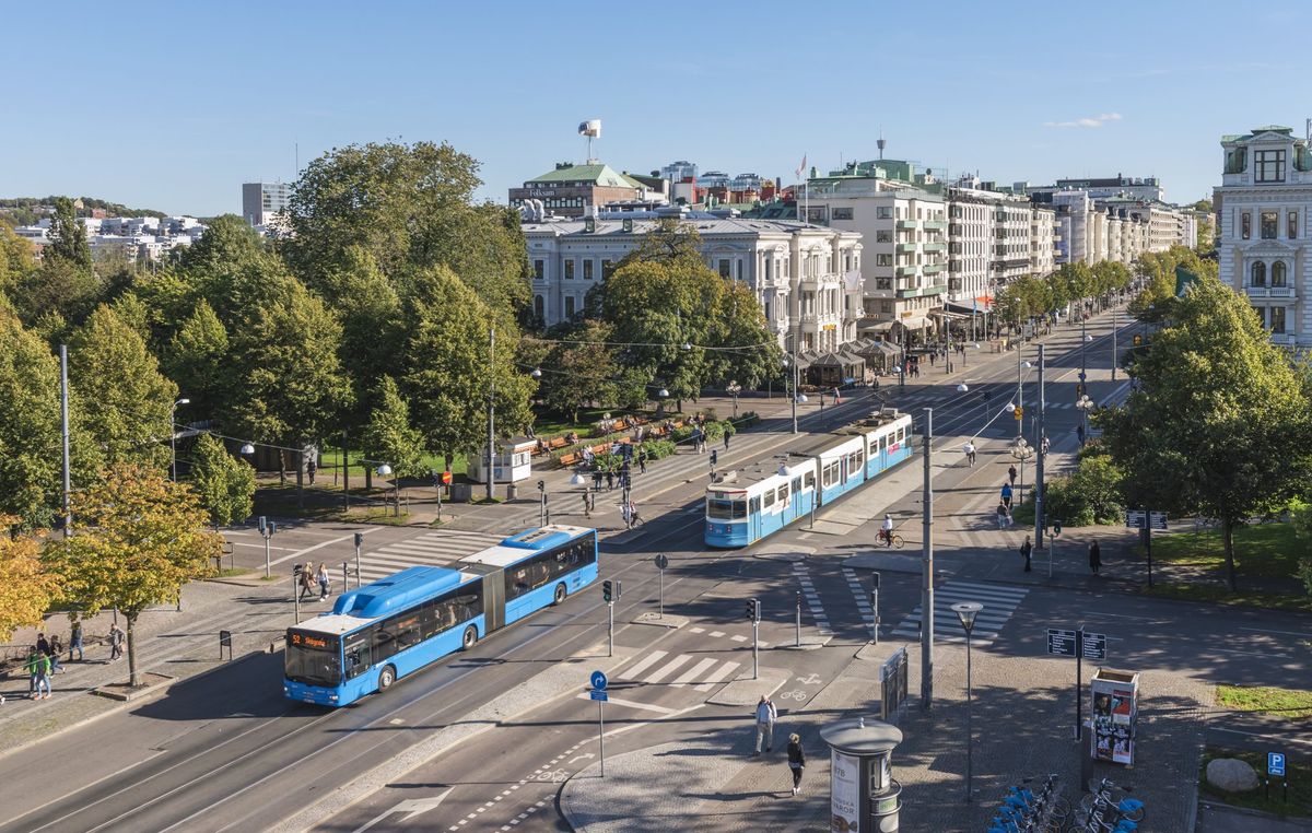 У Швеції безпілотний автобус потрапив в аварію в перший день роботи