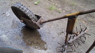 Старий велосипед і вила: як зробити культиватор для городу власноруч