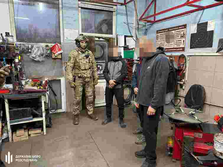 Екскомандир військової частини на Хмельниччині змушував солдатів працювати на СТО