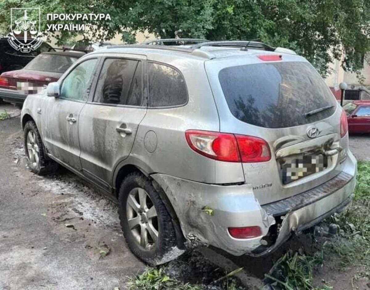Палії автомобілів військових у Рівному отримали 6 і 7 років в'язниці