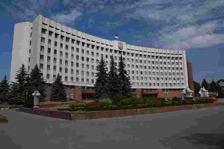 Суд обрав заставу трьом посадовцям Франківської міськради, яких підозрюють у хабарництві