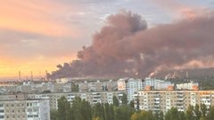 Дрони атакували один з найстаріших НПЗ в Росії, там зайнялася масштабна пожежа