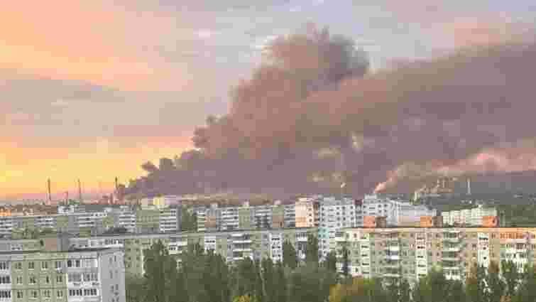 Дрони атакували один з найстаріших НПЗ в Росії, там зайнялася масштабна пожежа