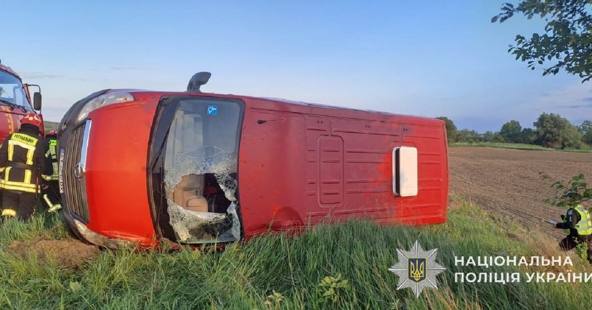 57-річна водійка мікроавтобуса Opel Movano загинула в ДТП на Львівщині
