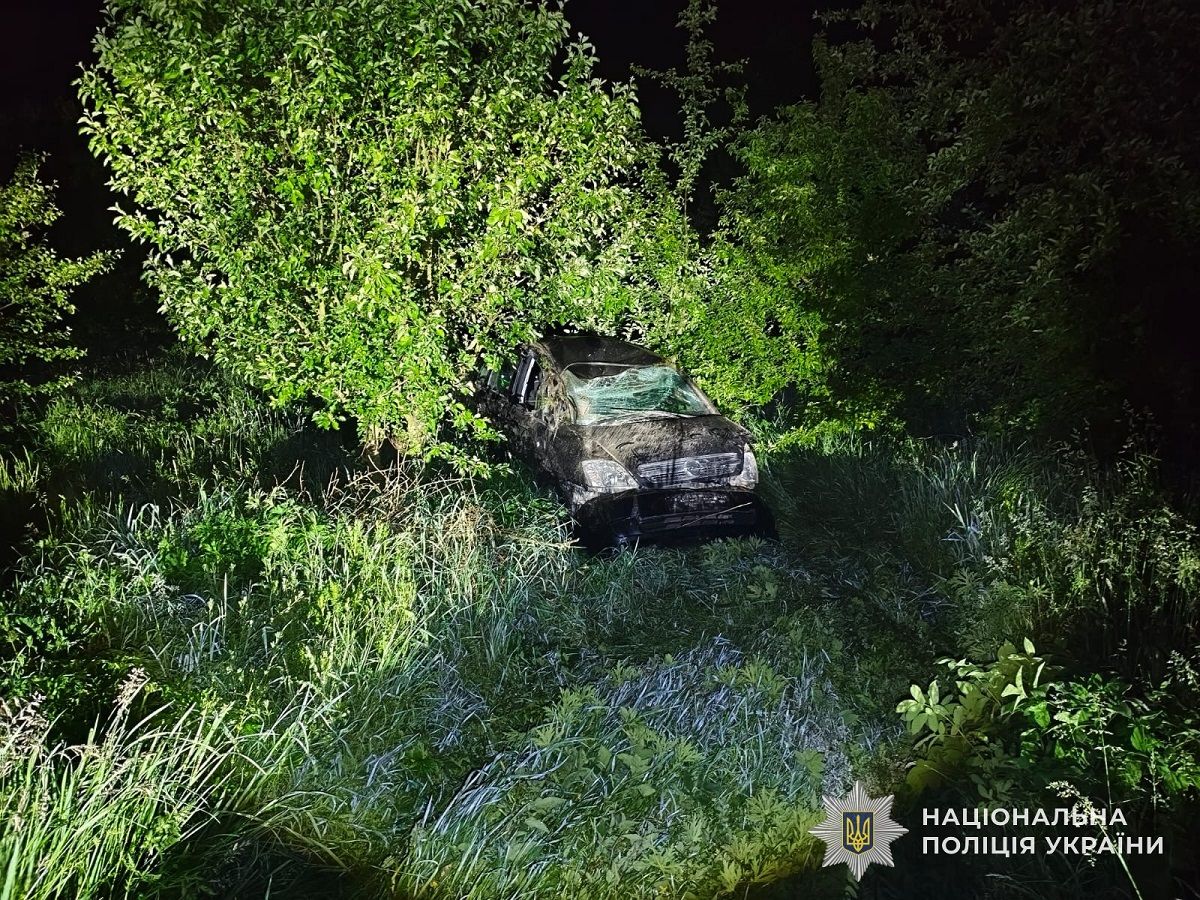 На Львівщині після перекидання автомобіля Opel до лікарні потрапили дві неповнолітні пасажирки