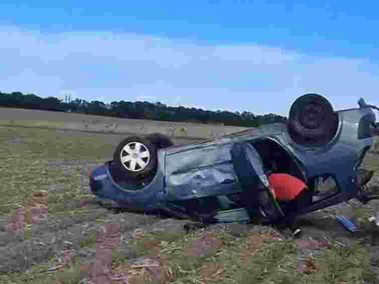 Водій Renault перекинувся у кювет під час спроби втекти від ТЦК на Волині