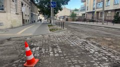 Під час ремонту вул. Героїв УПА виявили історичну бруківку