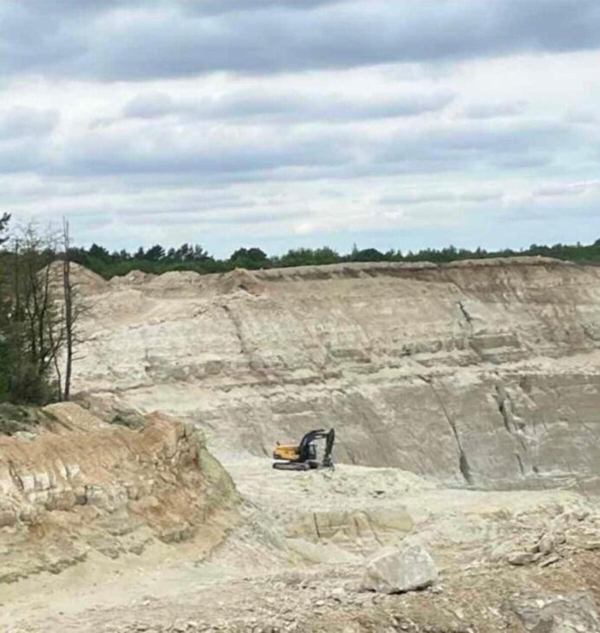 Львівська компанія сплатила 40 млн грн штрафу за незаконний видобуток піску