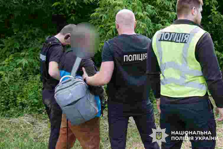 50-річного мешканця Хмельницького викрили на домаганнях до 13-річної дівчини