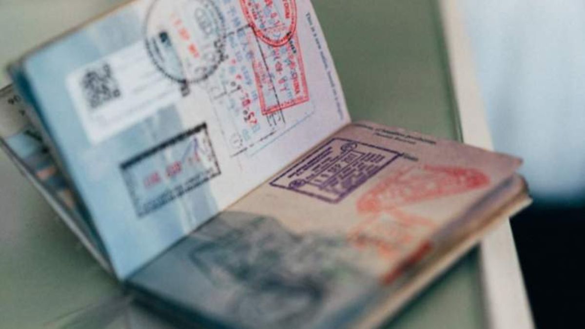 Польща та ще 10 країн хочуть заборонити росіянам відпочинок у Європі