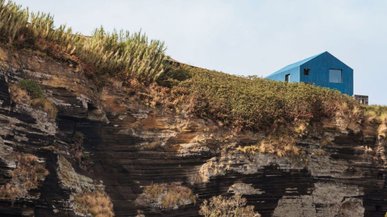 Незвичні форми і природні матеріали: Dezeen назвав найкращі будинки травня