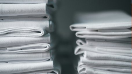 Сірі, тьмяні, жовтуваті: чому білі рушники так швидко втрачають колір