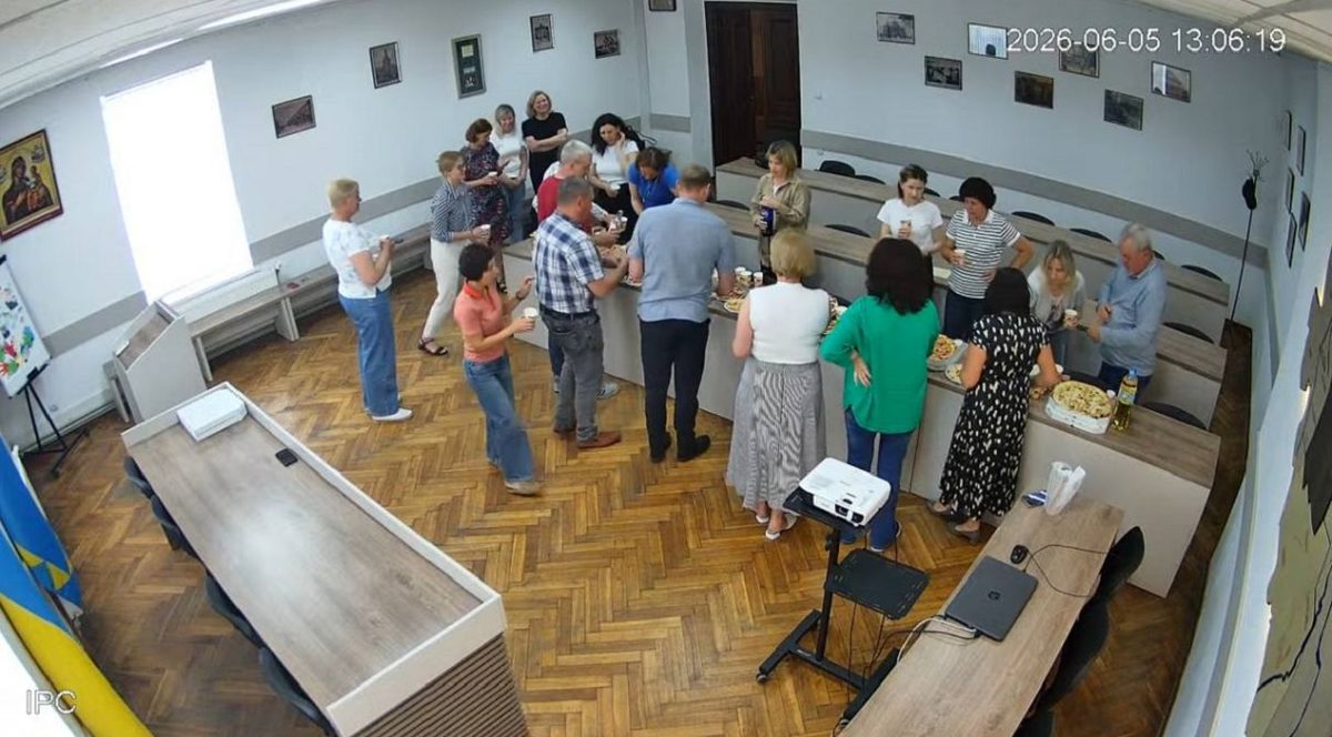 Камʼянка-Бузька міськрада транслювала на ютубі застілля працівників