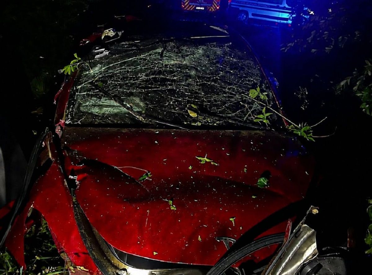 На Львівщині внаслідок перекидання автомобіля Tesla загинула одна людина та четверо травмувалися