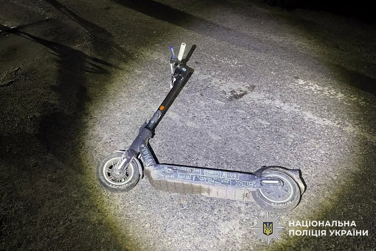 Підліток потрапив до реанімації після падіння з електросамоката на Хмельниччині