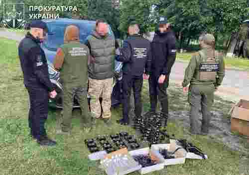 ДБР затримало бойового медика за крадіжку та продаж дронів свого підрозділу 