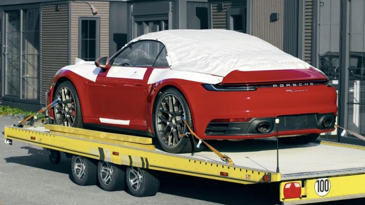 Польську компанію викрили на продажу елітних авто в Росію