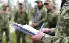 Поліція Волині затримала чоловіків, які з лопатами та сокирою напали на військових ТЦК