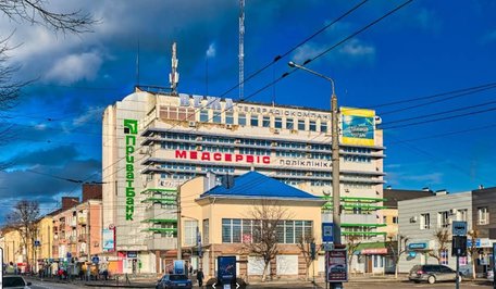 У центрі Франківська за 64 млн грн продають офіс збанкрутілої компанії Коломойського