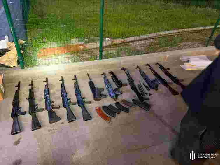 У Кропивницькому ДБР викрило правоохоронця та його брата на незаконному продажі зброї 