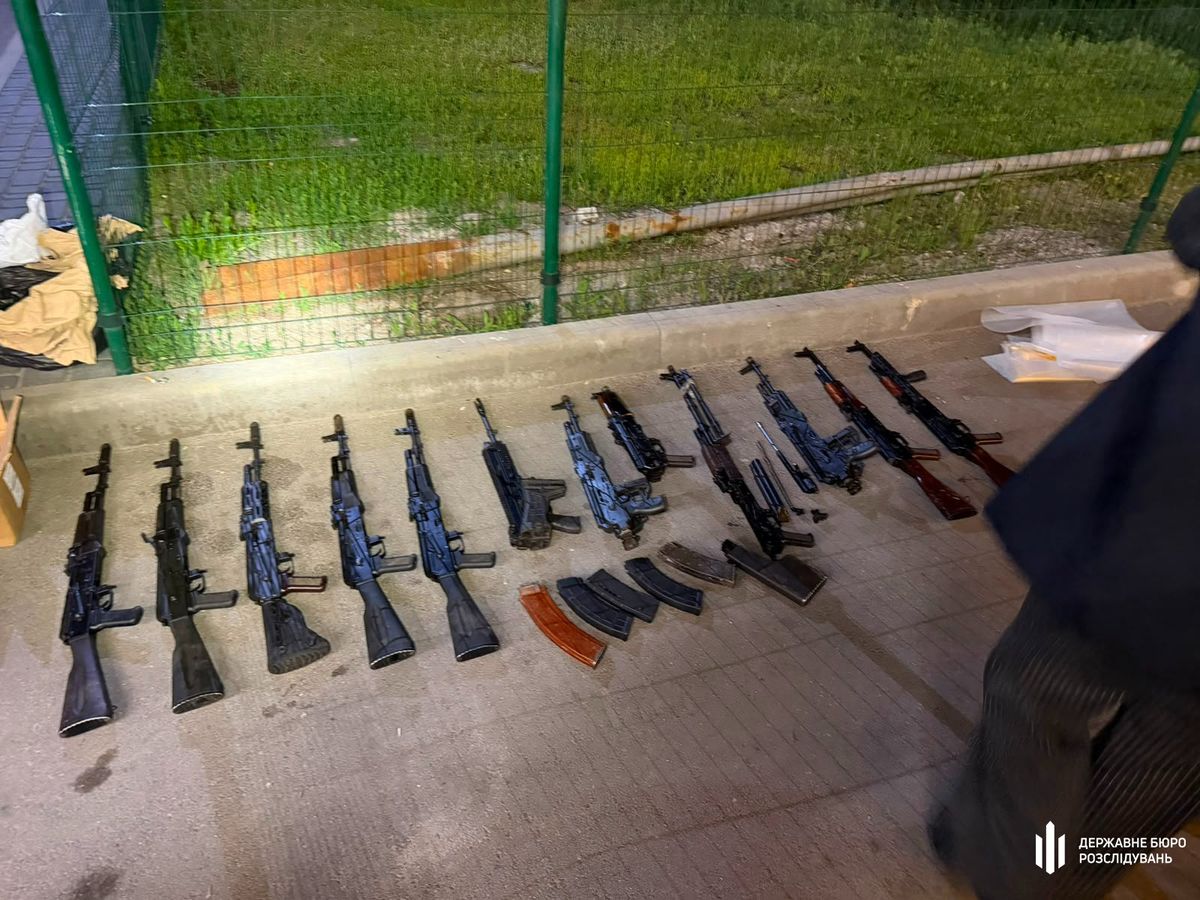 У Кропивницькому ДБР викрило правоохоронця та його брата на незаконному продажі зброї 