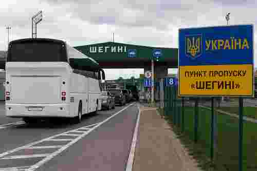 Рух автобусів через «Шегині–Медика» влітку не зупинятимуть, – Мінрозвитку