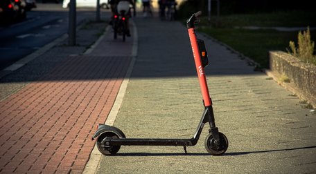 Якщо хочете вбити свою дитину – купіть їй самокат: львівські лікарі повідомили про небезпеку
