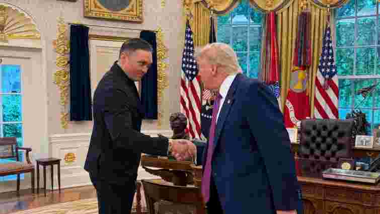 Олександр Усик відвідав Білий дім та зустрівся з Дональдом Трампом