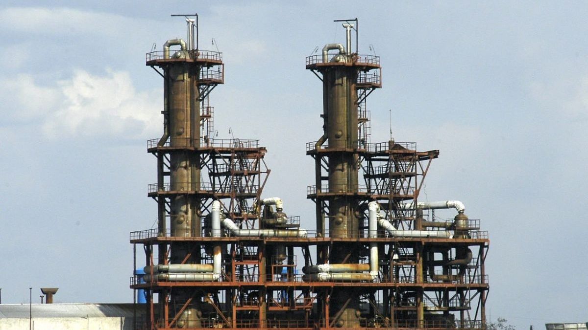 У Росії після атаки БпЛА спалахнуло хімпідприємство та житлова багатоповерхівка