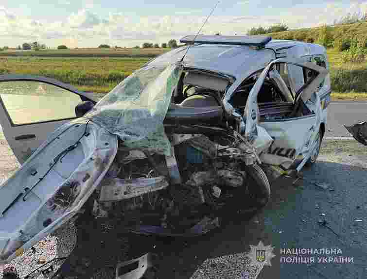 Біля Луцька у ДТП за участі автомобіля поліції охорони загинули двоє людей