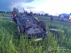 Внаслідок перекидання легковика у полі на Волині загинув 32-річний водій