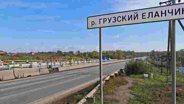 Трасу до Маріуполя перекрили через ураження російської колони