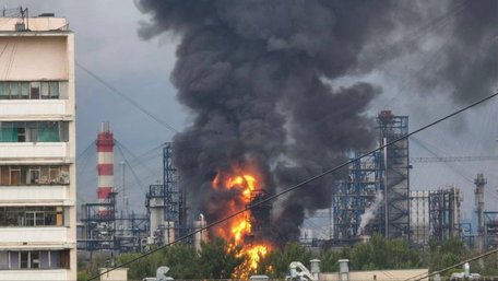 Дрони атакували найбільший НПЗ Москви та нафтобазу на Кубані